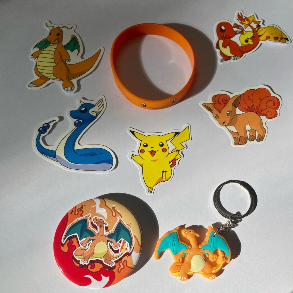 Lot of 8pc Pokemon Collectibles. (I)